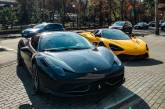 В Киеве на парковке заметили роскошные суперкары - стоят миллион долларов. ФОТО