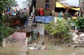 Индию накрыло мощное наводнение, есть жертвы. ВИДЕО
