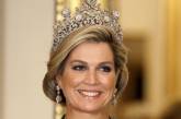 «Это провал»: Королева Нидерландов неудачно подобрала платье для выхода в свет. ФОТО