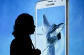Смартфон Samsung принял участие в акции Ice Bucket Challenge и бросил вызов конкурентам