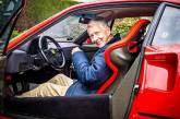 В США 80-летний пенсионер «молодеет» на Ferrari F40. ВИДЕО