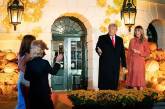 Трамп с женой пышно отметили Хеллоуин в Белом доме. ФОТО