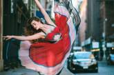 Танцоры на улицах Нью-Йорка в фотографиях Омара Роблеса. ФОТО