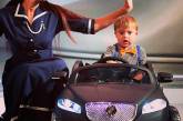 Популярная актриса подарила своему маленькому сыну машину Jaguar