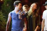 Провокационным видеорядом "Maroon 5" заинтересовались организации по борьбе с насилием (ВИДЕО)