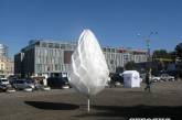 В Днепропетровске на месте памятника Ленину поставили трехметровое яйцо. ВИДЕО