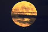 Последнее в 2014 году лунное затмение: фото