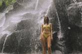 Надя Дорофеева в бикини наслаждалась водопадом. ФОТО