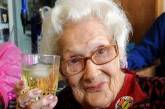 Пожилая жительница Великобритании скурила почти 500 тысяч сигарет