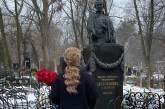 Юлия Тимошенко рассказала как побывала "в одиночестве" на могиле Леси Украинки. ФОТО