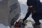 Перепутали: В России фанаты Путина возложили цветы на могилу гитлеровских солдат. ФОТО