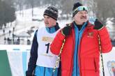 Соперник Лукашенко в лыжной гонке трижды "случайно" падал на финише. ВИДЕО