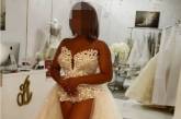 Откровенное свадебное платье невесты вызвало яростные дебаты в соцсетях. ФОТО