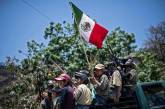 В Мексике мальчиков учат использовать оружие для борьбы с наркокартелями. ФОТО