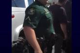 Во Флориде заключенные вскрыли авто ради спасения ребенка. ВИДЕО