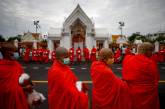 Праздник тысячи подношений в Индонезии и Таиланде. ФОТО