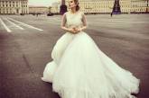 Рената Литвинова вышла на улицу в свадебном платье. ФОТО