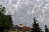 В небе над Польшей образовались вымеобразные облака. ВИДЕО