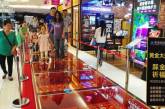 В китайском торговом центре пол выложили слитками чистого золота (ФОТО)