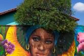Бразильский уличный художник рисует женские портреты, используя ветви кустов и деревьев в качестве волос (ФОТО)