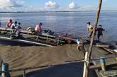 В Индии паром столкнулся с лодкой: погибла девушка, двое пропали (видео)