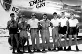 Экипаж, сбросивший атомную бомбу на Хиросиму. 1945 г. ФОТО
