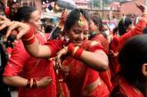 Фестиваль замужних женщин Teej в Непале (ФОТО)