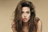 Анджелине Джоли удалили яичники из-за риска развития рака