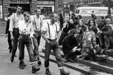 Скинхеды и хиппи. Лондон, Площадь Пикадилли, 1969 г. ФОТО