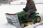 Уборка снега со смекалкой и находчивостью (ФОТО)