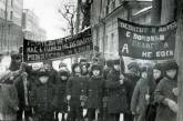 Демонстрация детей, которые выступают против елок и Рождества, СССР. 1928 г. ФОТО