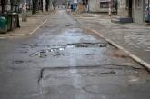 В Николаеве общественники пометили краской ямы на дорогах