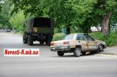 Армейский грузовик со взводом десантников протаранил такси