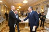 Янукович предложил Яценюку должность Премьера