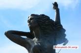 В Николаеве у скульптуры «девушки-Европы» украли звездный венок