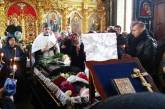 Олеся Бузину отпели в церкви на территории Лавры