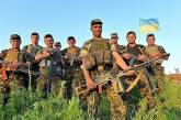 Порошенко назвал число воюющих на Донбассе
