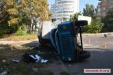 В Николаеве под мостом перевернулся грузовик с пивом