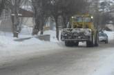 Борьба со снегом: техника горит, дворники увольняются