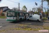 В Николаеве микроавтобус врезался в троллейбус: пострадали пассажиры