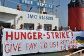 Украинские моряки, в их числе и николаевец, объявили голодовку у берегов Омана