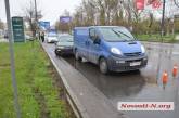 В Николаеве возле автовокзала столкнулись «Опель» и «Пежо»