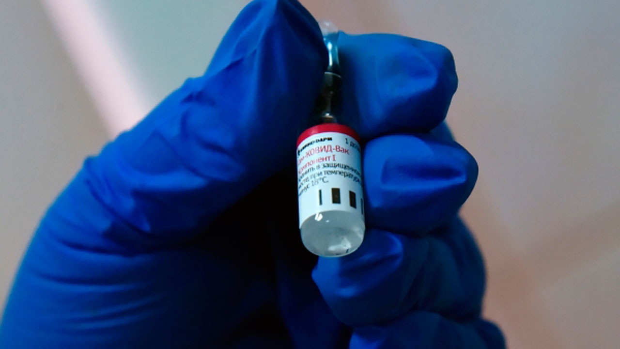 Российская вакцина становится фаворитом в борьбе с пандемией