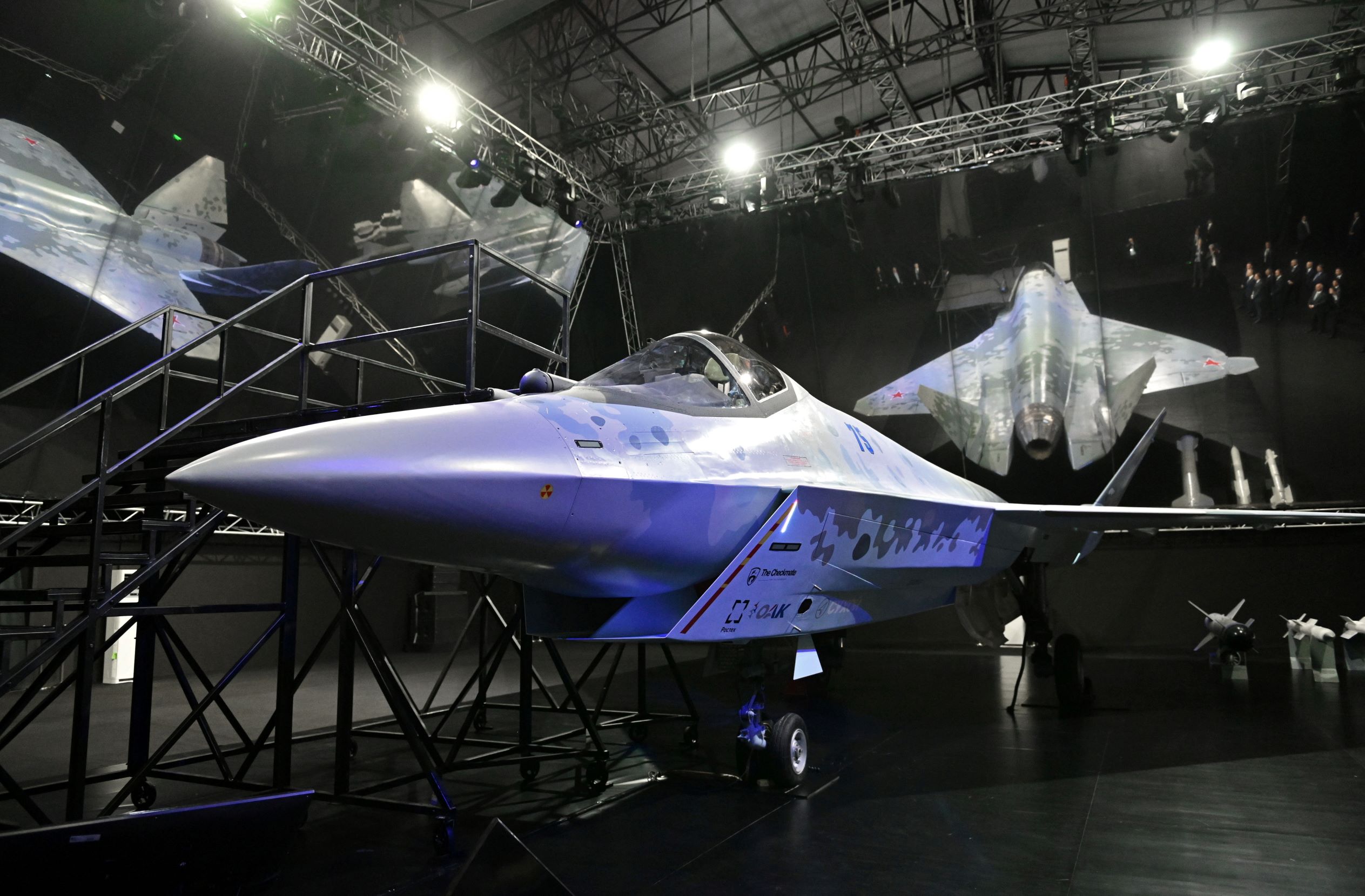 Россия готовится показать свой новейший истребитель-невидимку (фото)