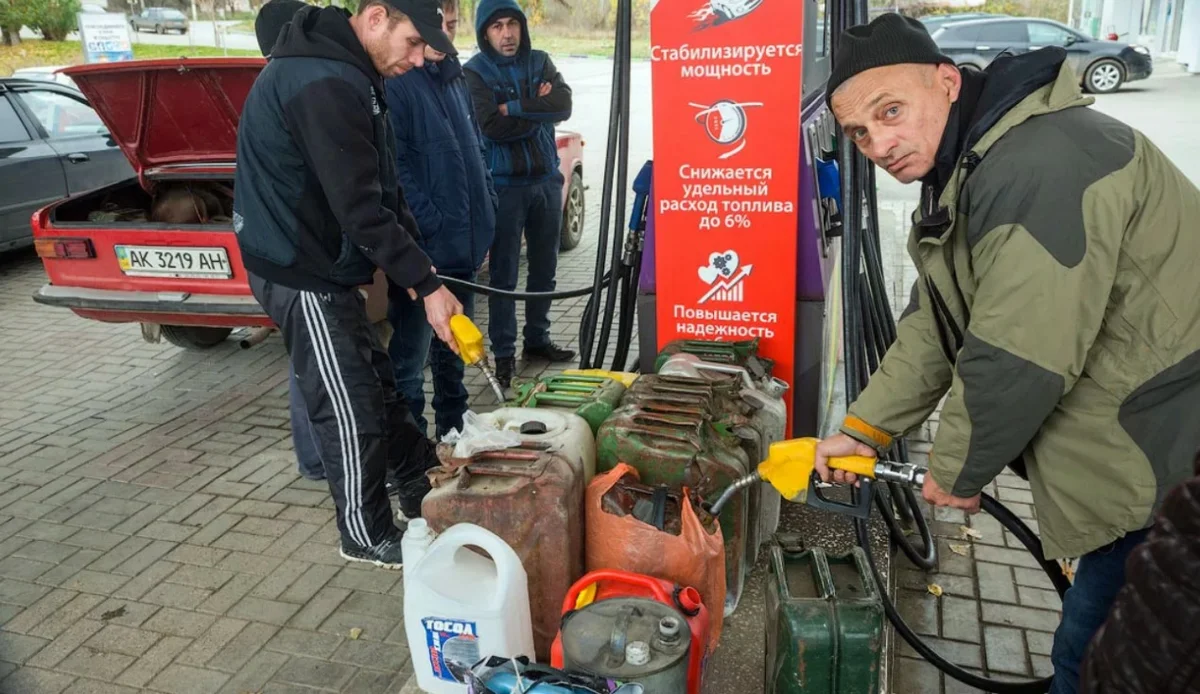До 100 гривен за литр. Что в Украине происходит с автомобильным топливом