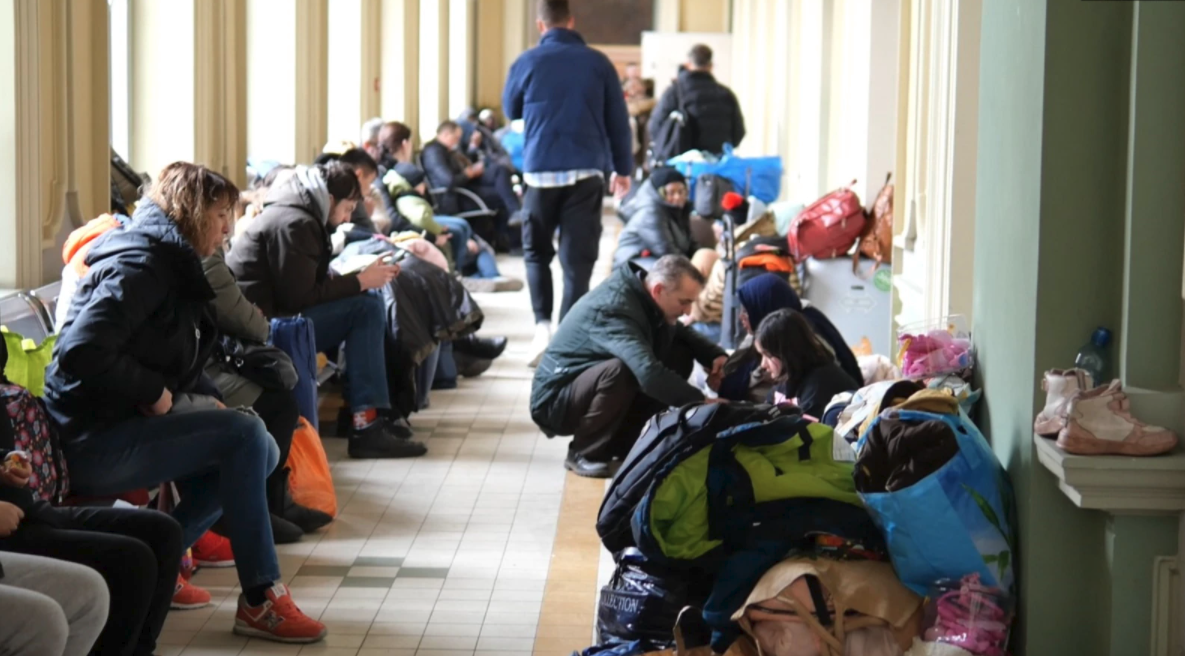 Українські біженці масово повертаються додому з ЄС