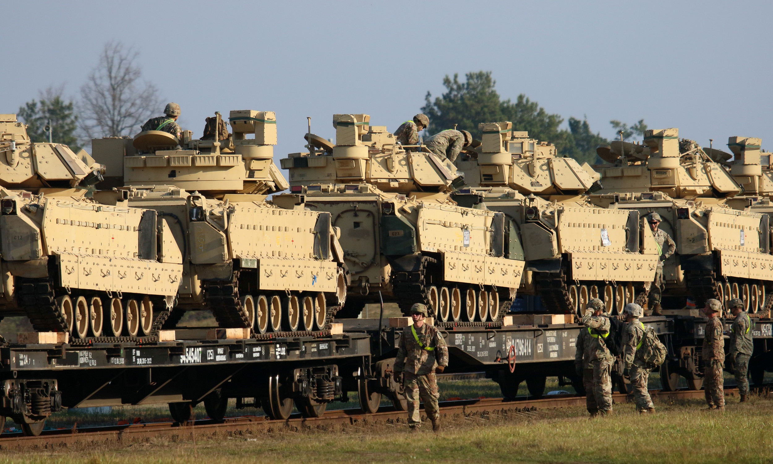 Запад обещает Украине 600 танков: итоги 127-го дня войны