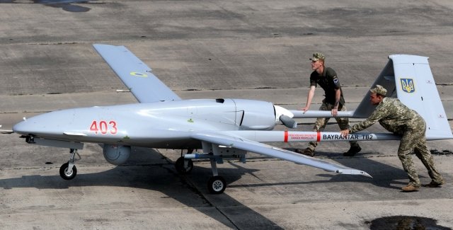Війна дронів: як Україна та РФ вирішують проблему безпілотників для своїх армій