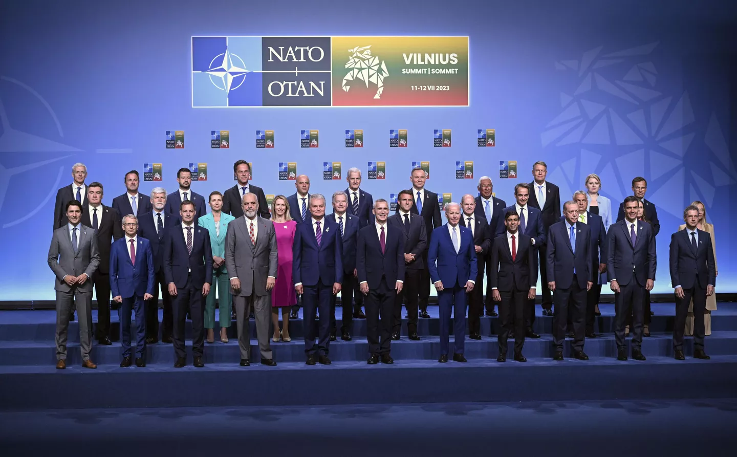 Запад вновь не пригласил Украину в НАТО. Почему?