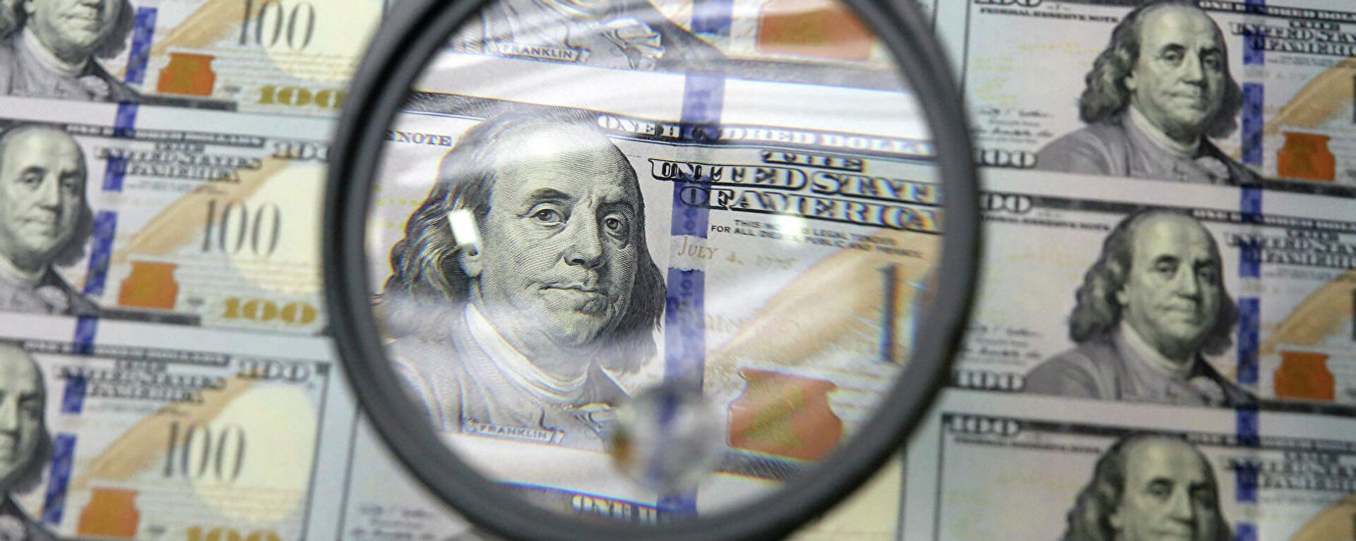 Світове панування долара підірвано: що буде з американською валютою далі